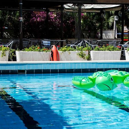 Grand Hotel Helios ตาร์กวิเนีย ภายนอก รูปภาพ