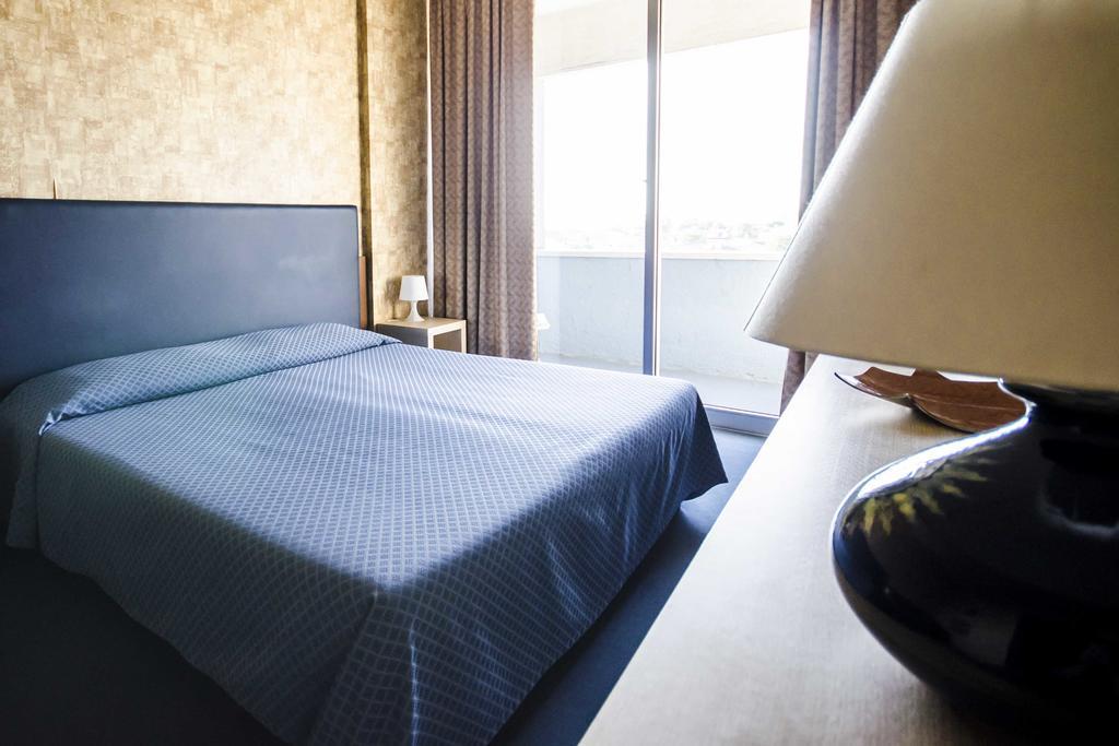 Grand Hotel Helios ตาร์กวิเนีย ภายนอก รูปภาพ