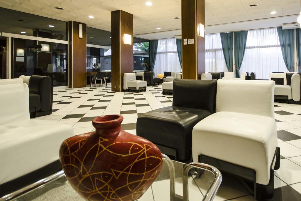 Grand Hotel Helios ตาร์กวิเนีย ภายนอก รูปภาพ