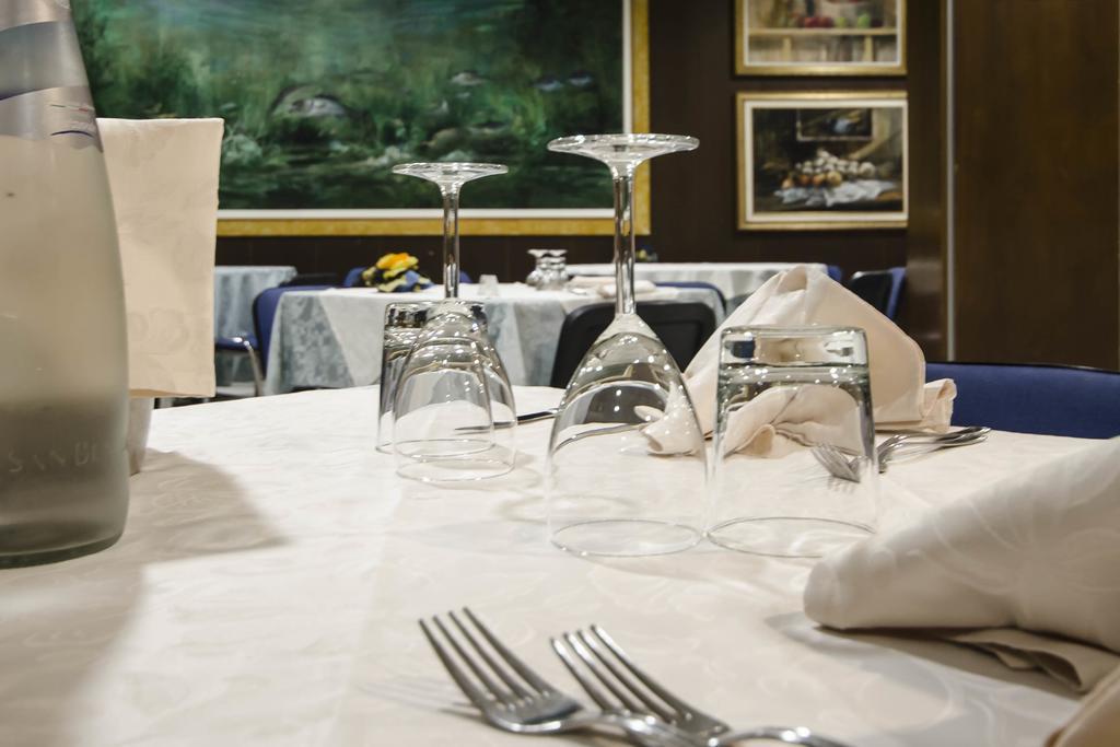 Grand Hotel Helios ตาร์กวิเนีย ภายนอก รูปภาพ