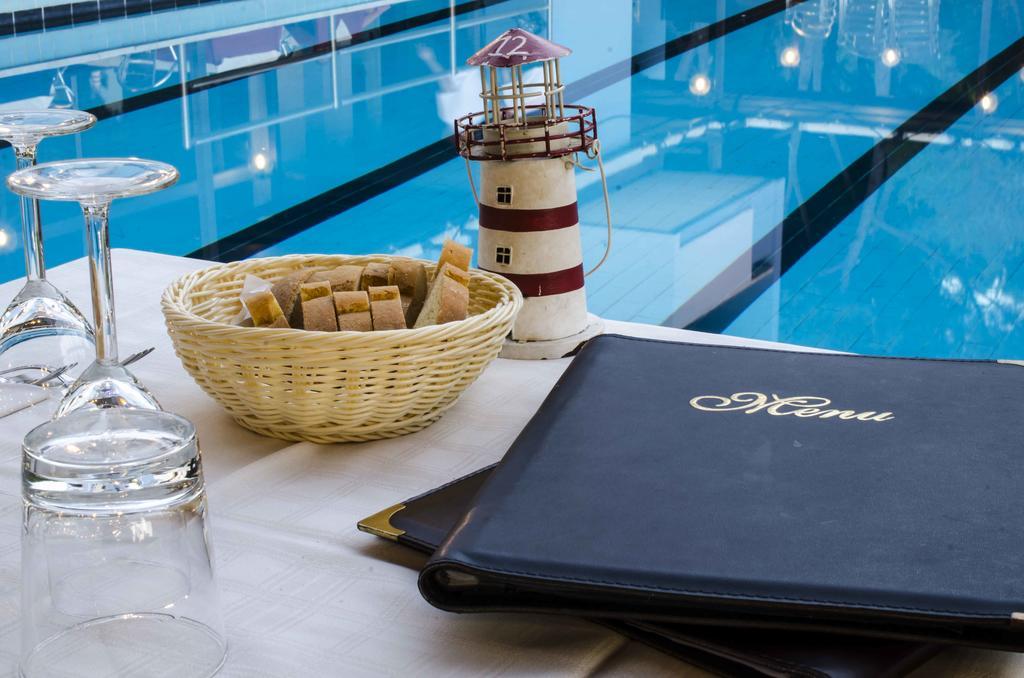 Grand Hotel Helios ตาร์กวิเนีย ภายนอก รูปภาพ