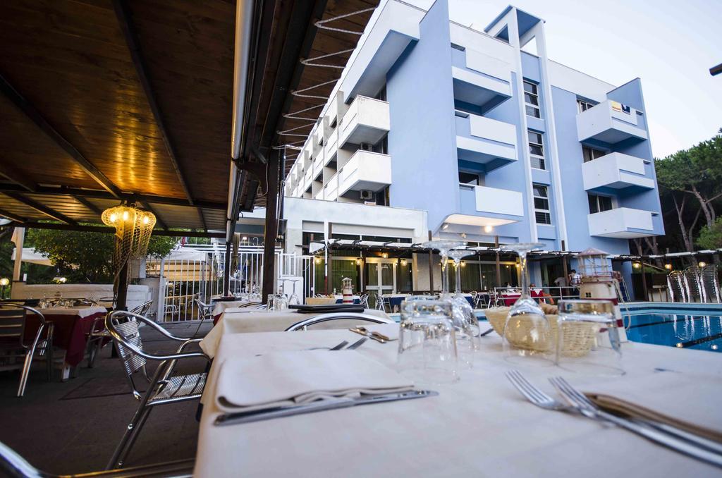 Grand Hotel Helios ตาร์กวิเนีย ภายนอก รูปภาพ
