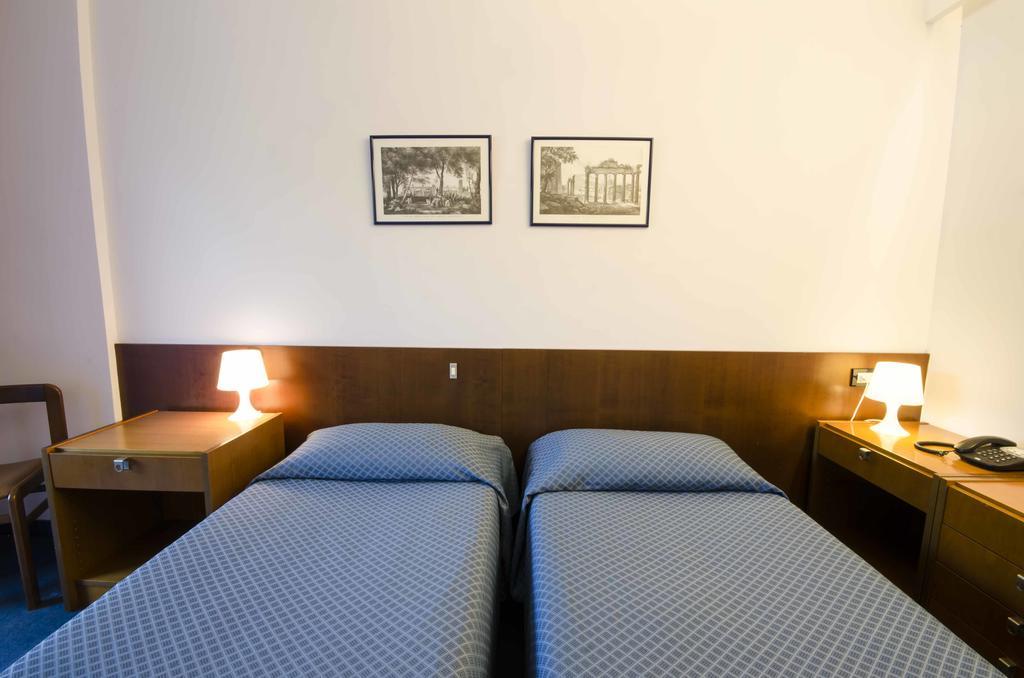Grand Hotel Helios ตาร์กวิเนีย ภายนอก รูปภาพ