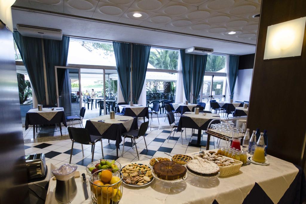 Grand Hotel Helios ตาร์กวิเนีย ภายนอก รูปภาพ