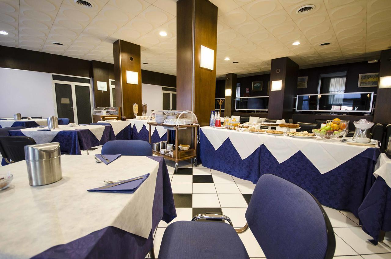 Grand Hotel Helios ตาร์กวิเนีย ภายนอก รูปภาพ