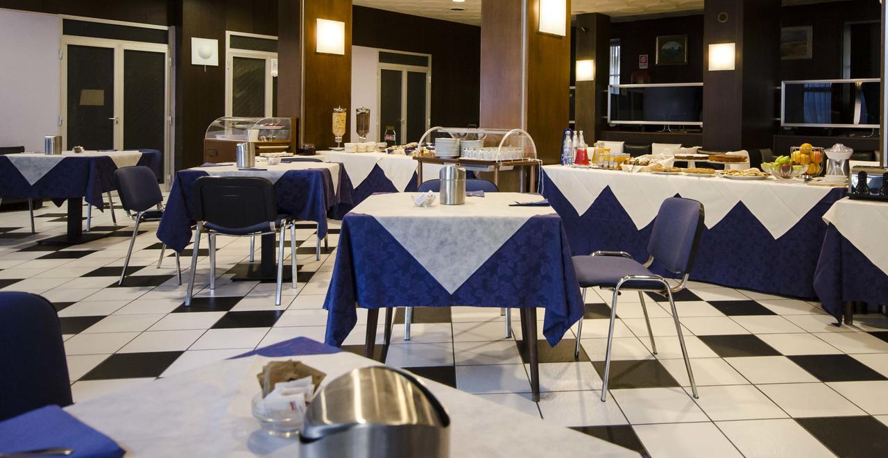 Grand Hotel Helios ตาร์กวิเนีย ภายนอก รูปภาพ