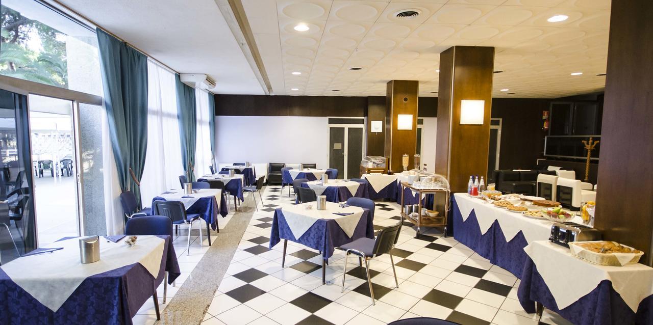 Grand Hotel Helios ตาร์กวิเนีย ภายนอก รูปภาพ